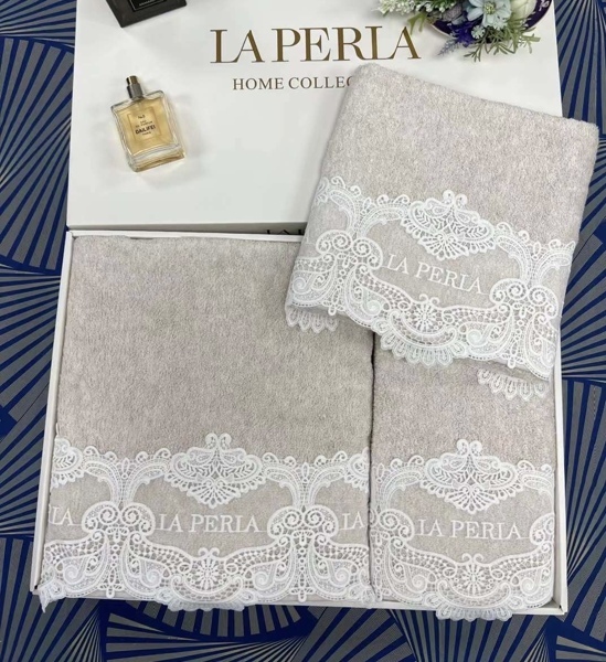 Комплект полотенец LaPerla с кружевами бежевые